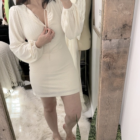 ASTR ivory color dress size medium - Picture 3 of 6